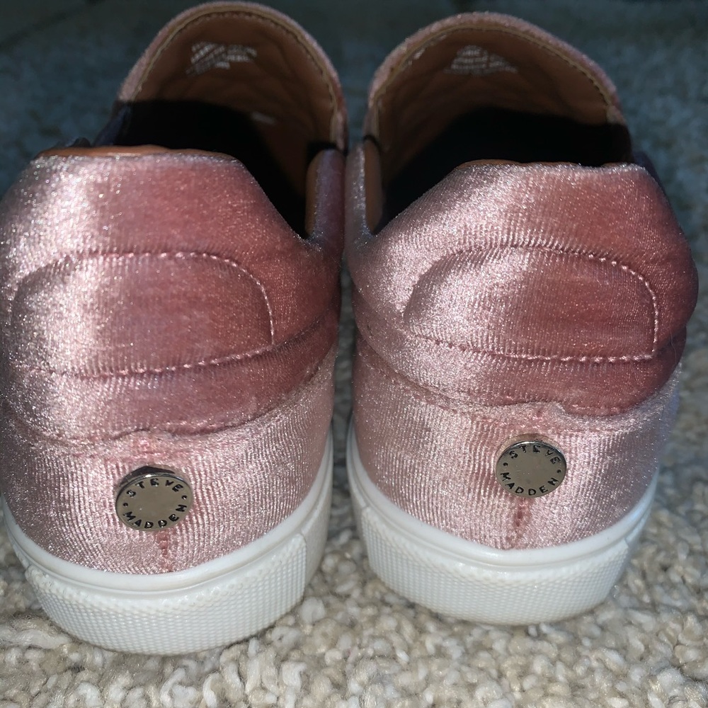 Steve Madden slip on shoes - Picture 3 of 5